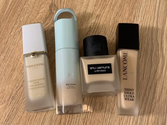 Great and easy to use makeup holding liquid foundation