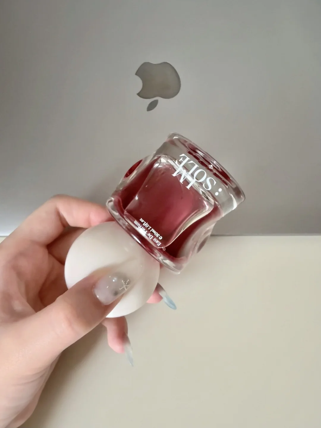 This bottle of ambiguous God of War fragrance... I locked the same style as Yuqi