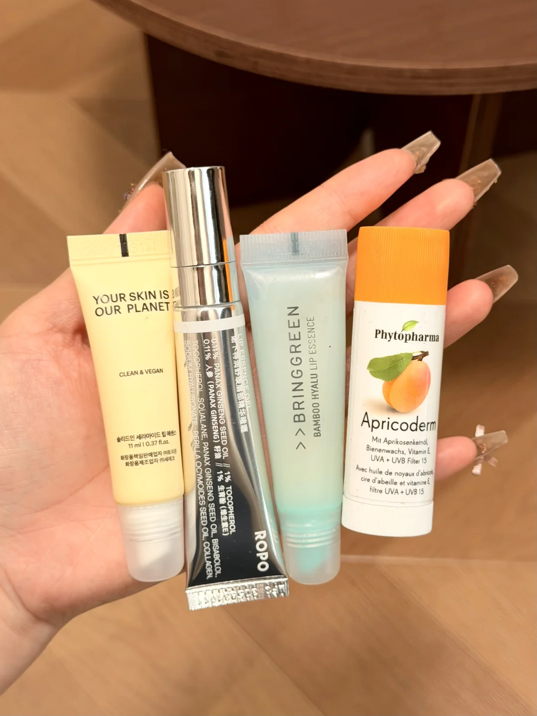 Dry lip moisturizing method (useful for personal testing!!!)