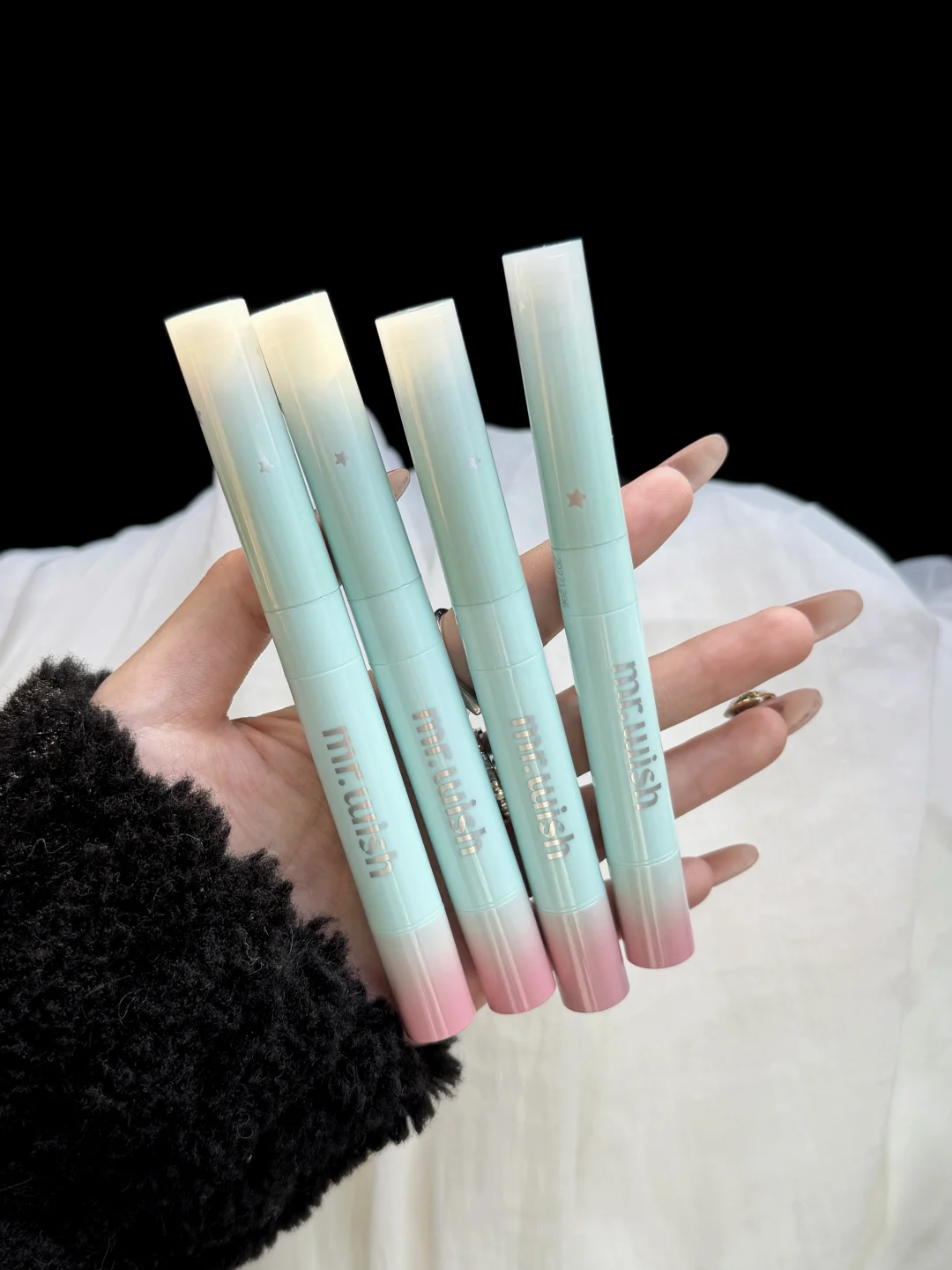 Take care of the whole face with one! Even beginners can quickly draw New Year's beauty makeup