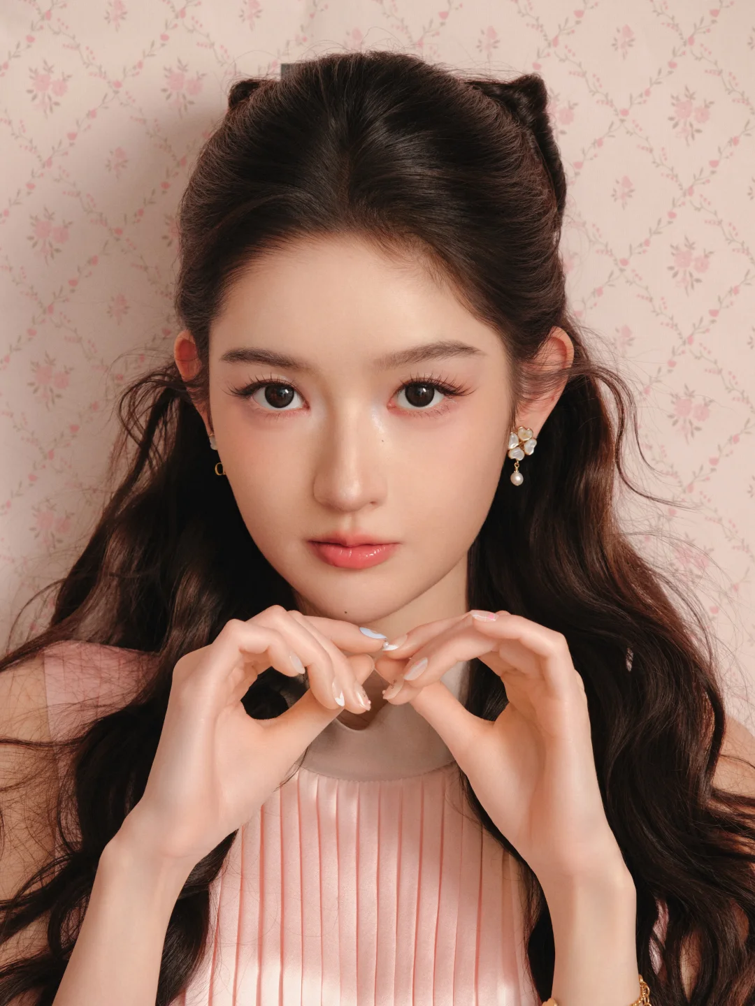 Translated for Wang Yuwen 🐱 Cat style makeup