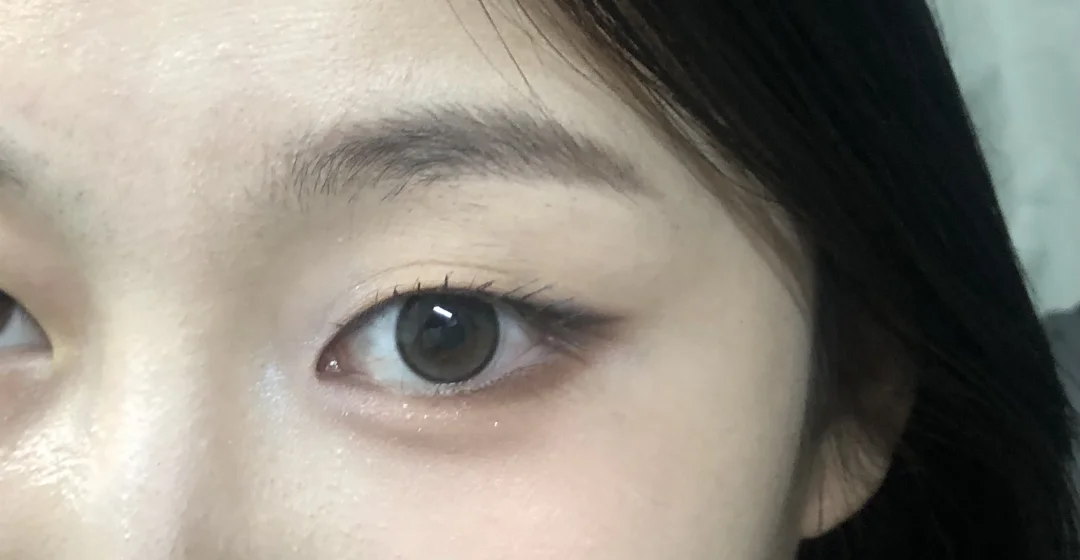 Single eyelid daily eye makeup