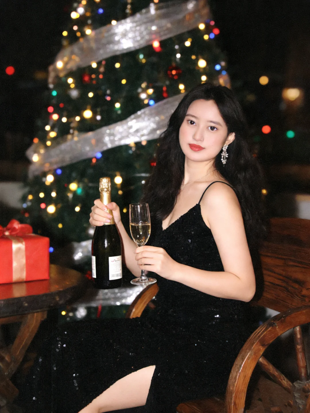Christmas Dinner | Rich heiress's relaxed ceiling