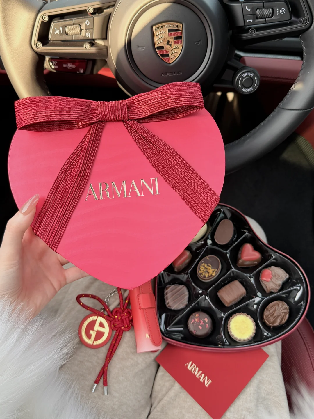If only one Valentine's Day gift box is given in 2026, it will have to be Armani