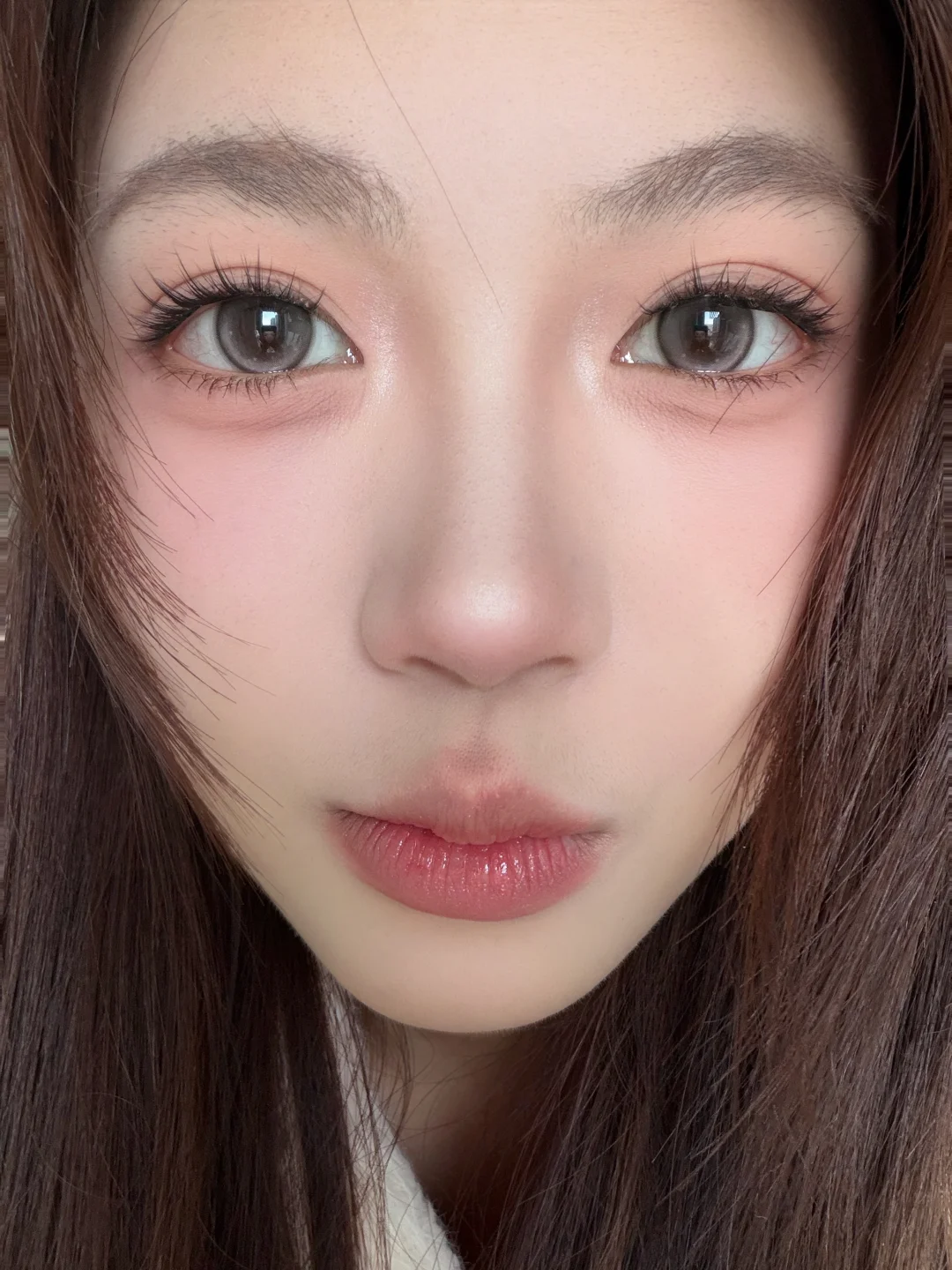 Light makeup really looks great!!