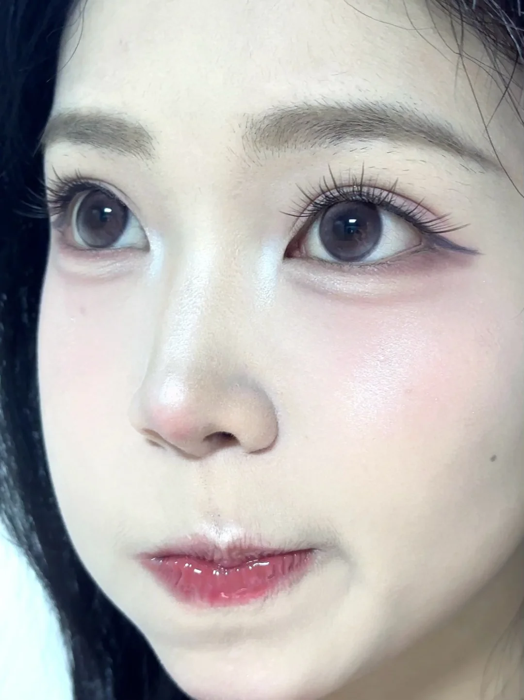 I put on a super satisfying and beautiful makeup today!!