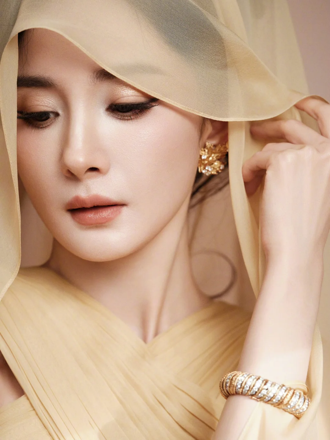 Gilded goddess makeup for Sister Mi