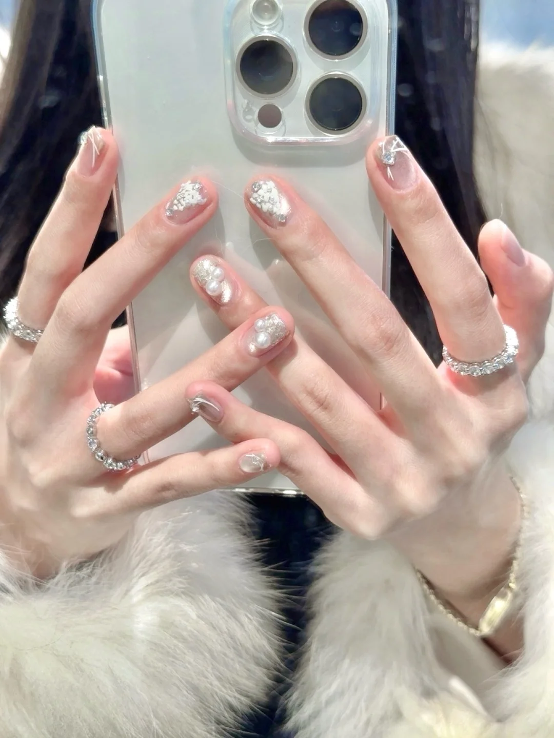 Pink gold nail art ➕ Glitter makeup 🎄 Christmas is so beautiful on the streets: sparks: