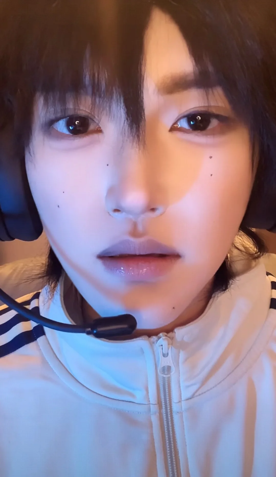 This issue is a customized aunt makeup imitation by Sanshui