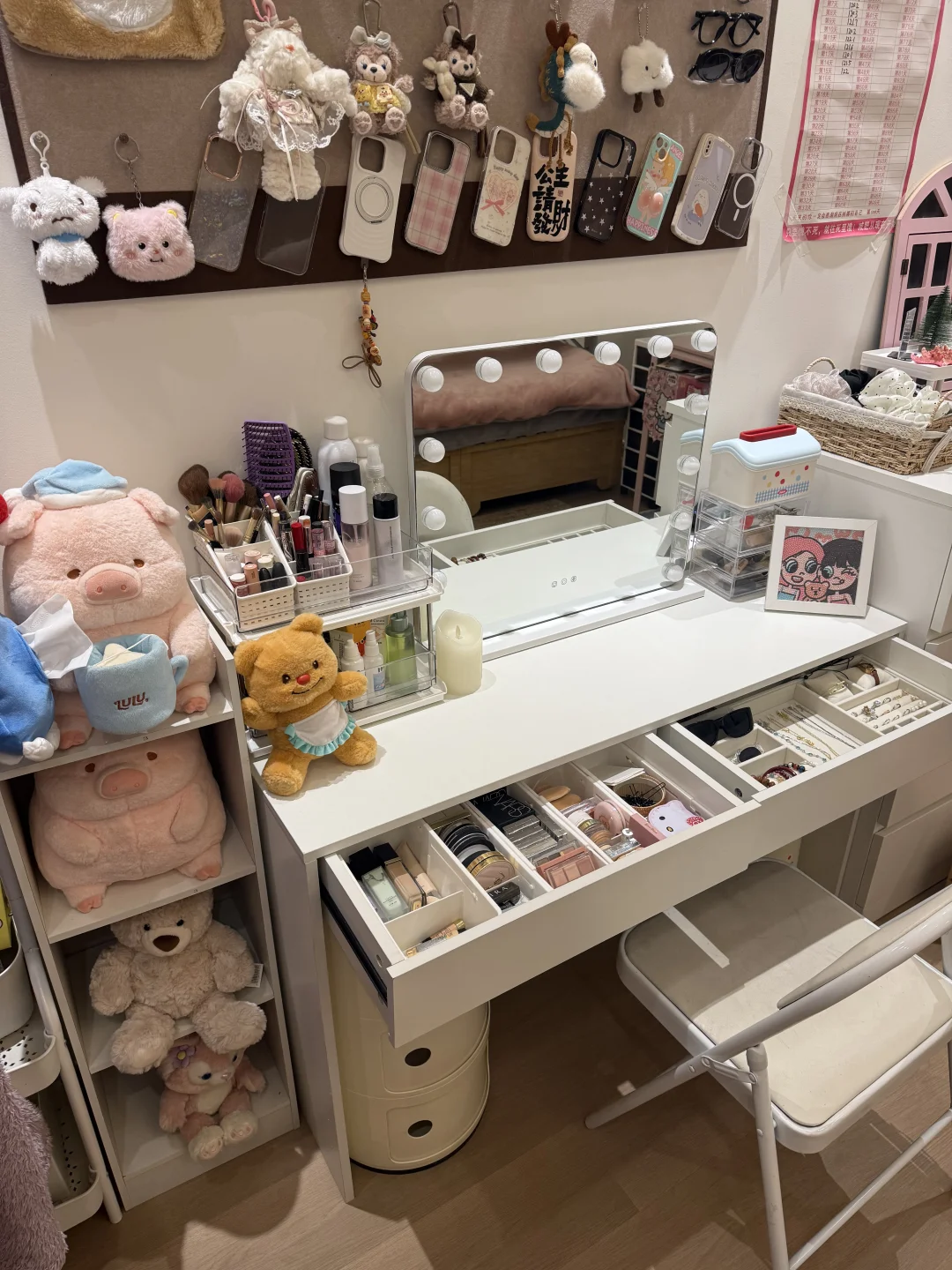 I love my dressing table so much!
