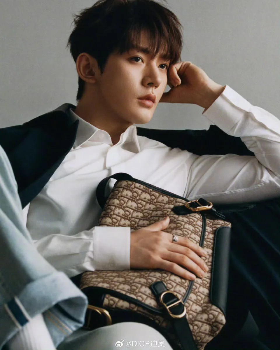 Dior advertising makeup for Deng Weihua
