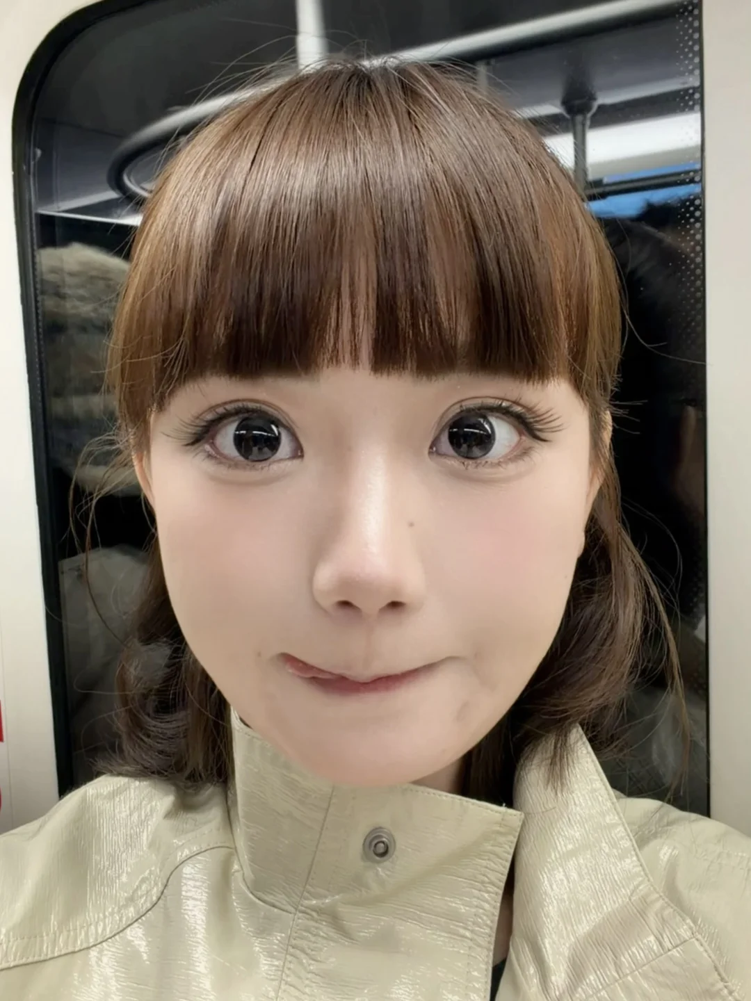 Which makeup is cuter for girls in terms of aesthetics