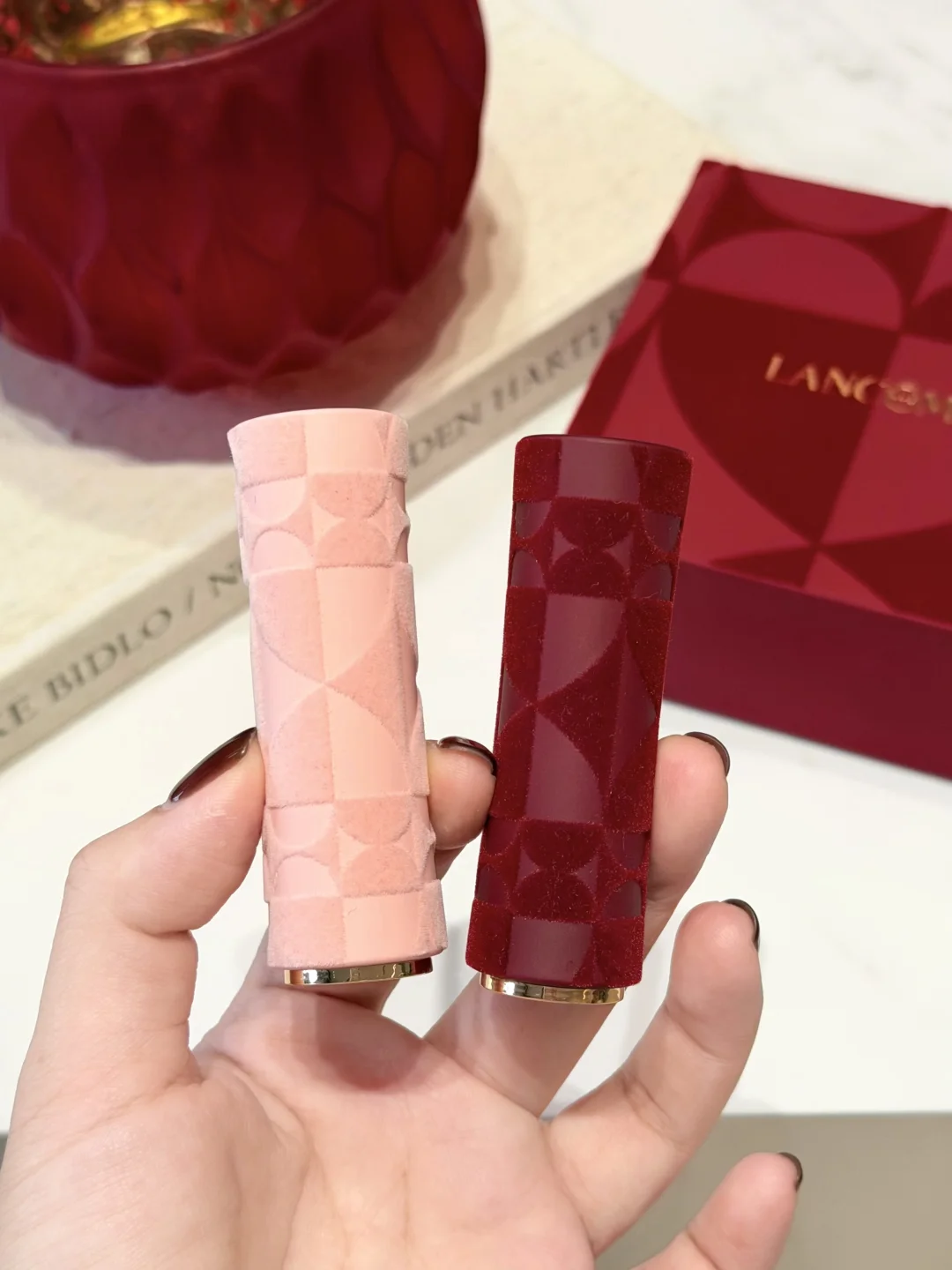 Playing on both sides! Lanc ô me's New Year's limited edition in two colors is absolutely stunning!!