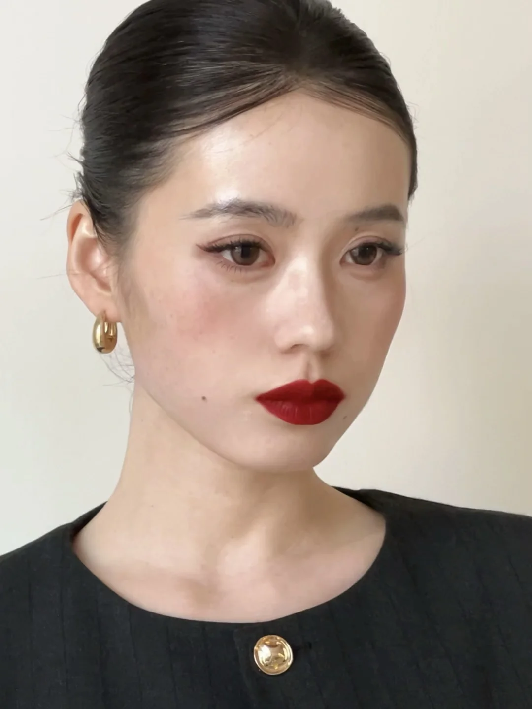 Sorry, there is no obligation not to paint red lips