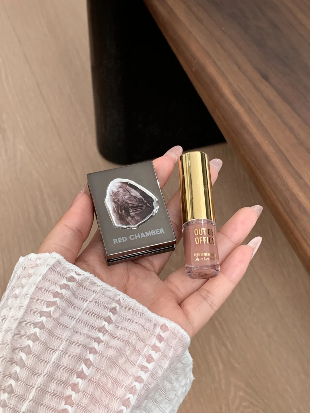 Make an inventory of the two eye shadow you like best in autumn and winter.....