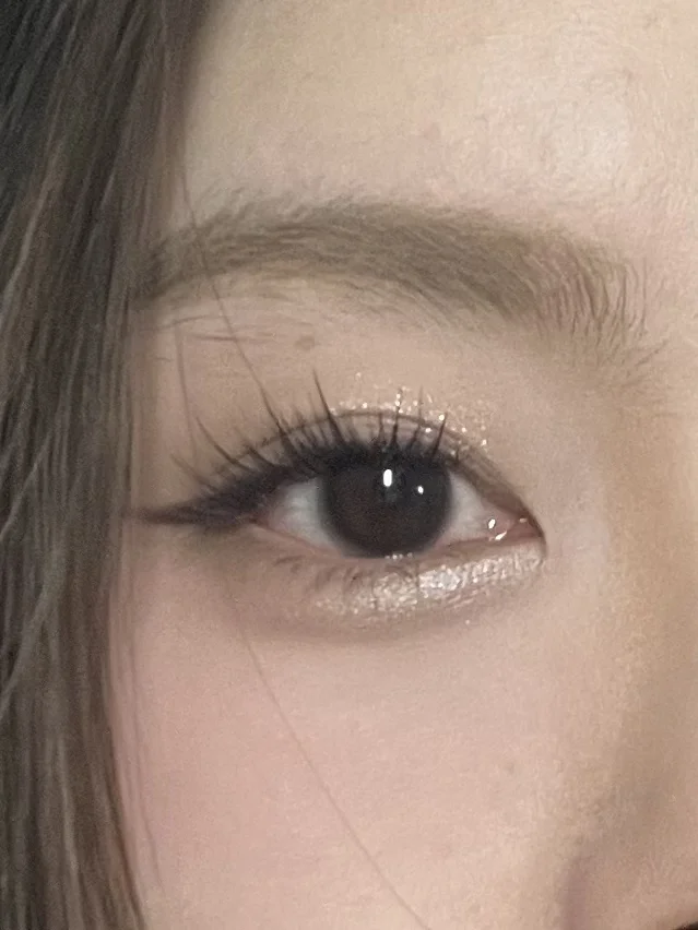 I applied a satisfying makeup today