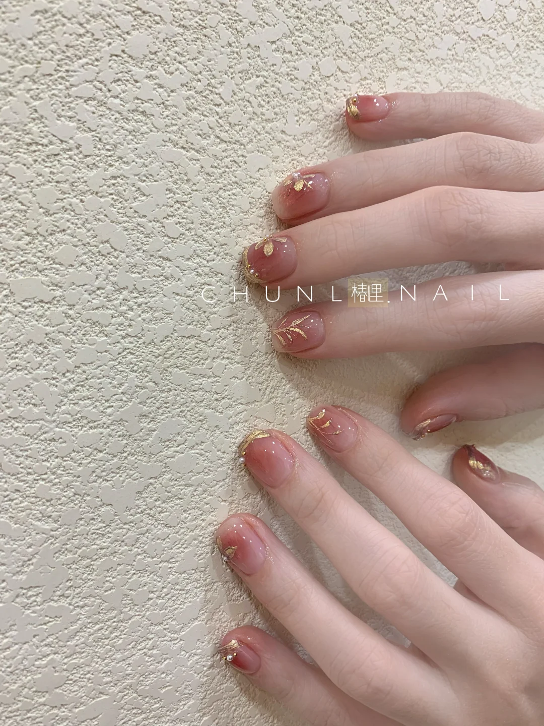 Powder blusher manicure is so classic and beautiful