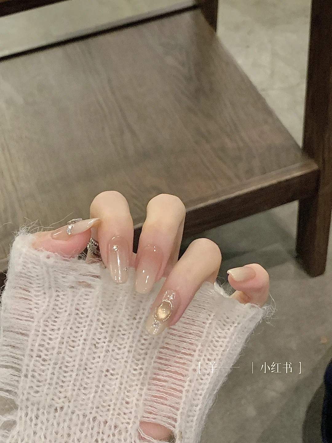Nail ♡♩ Moonlight milky white gradient: fallen_ leaves: gentle nail art in autumn and winter