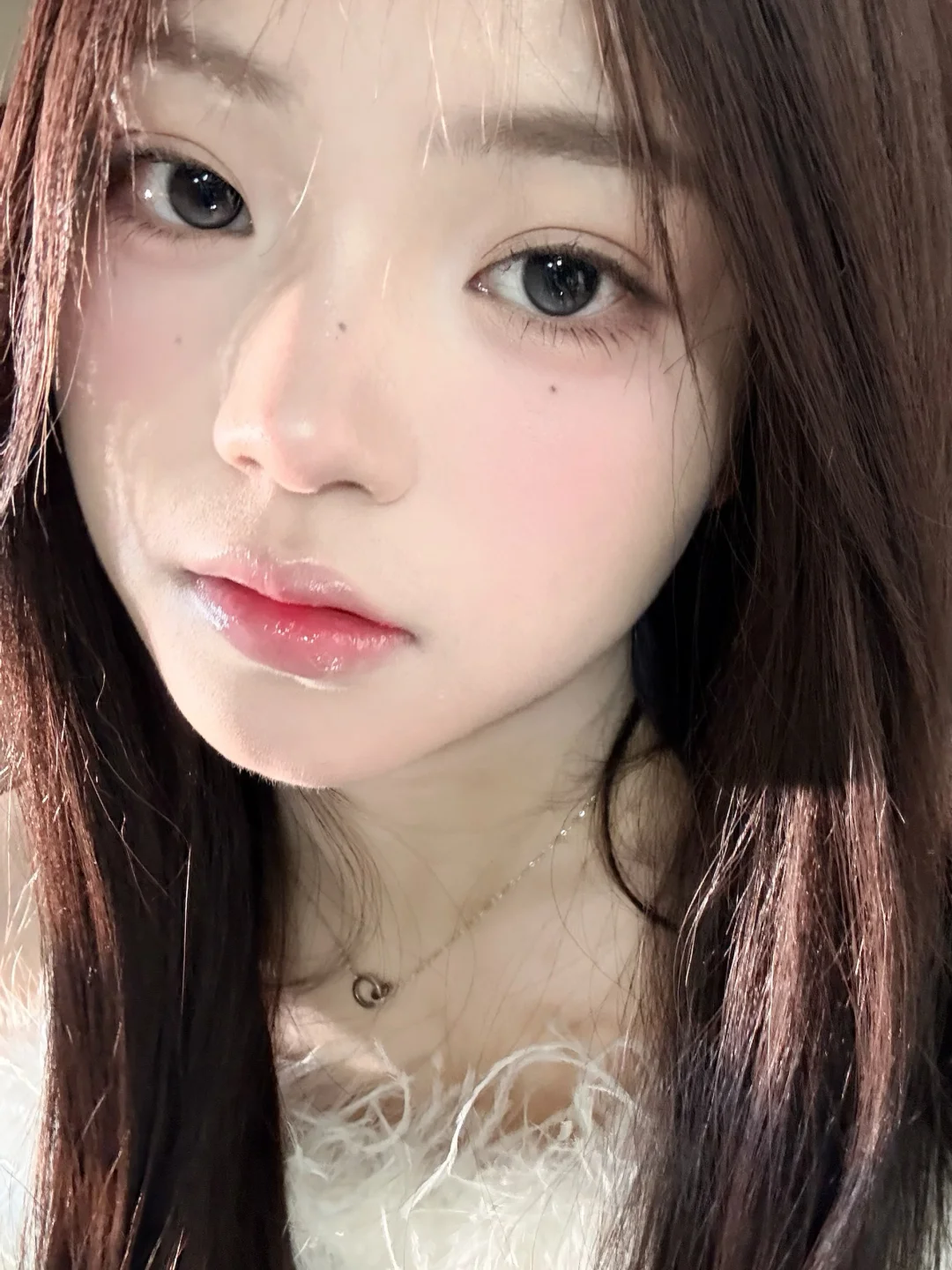 The light makeup I wear now versus the light makeup I wear in my freshman year (live version...)