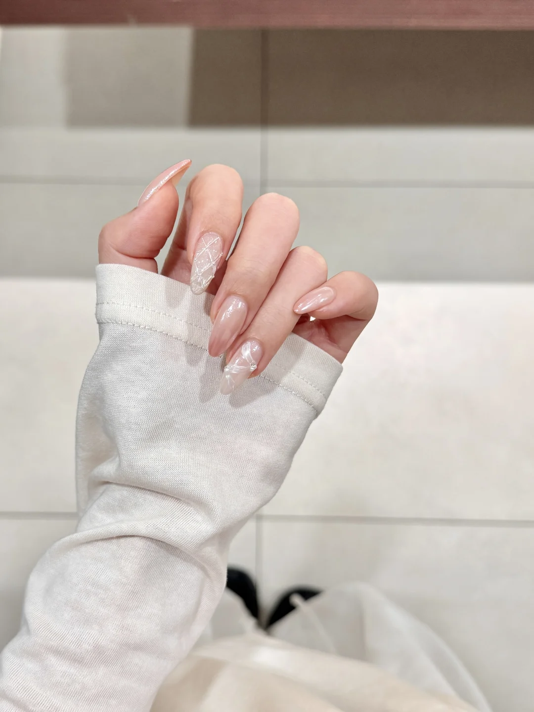 Elegant 🦢