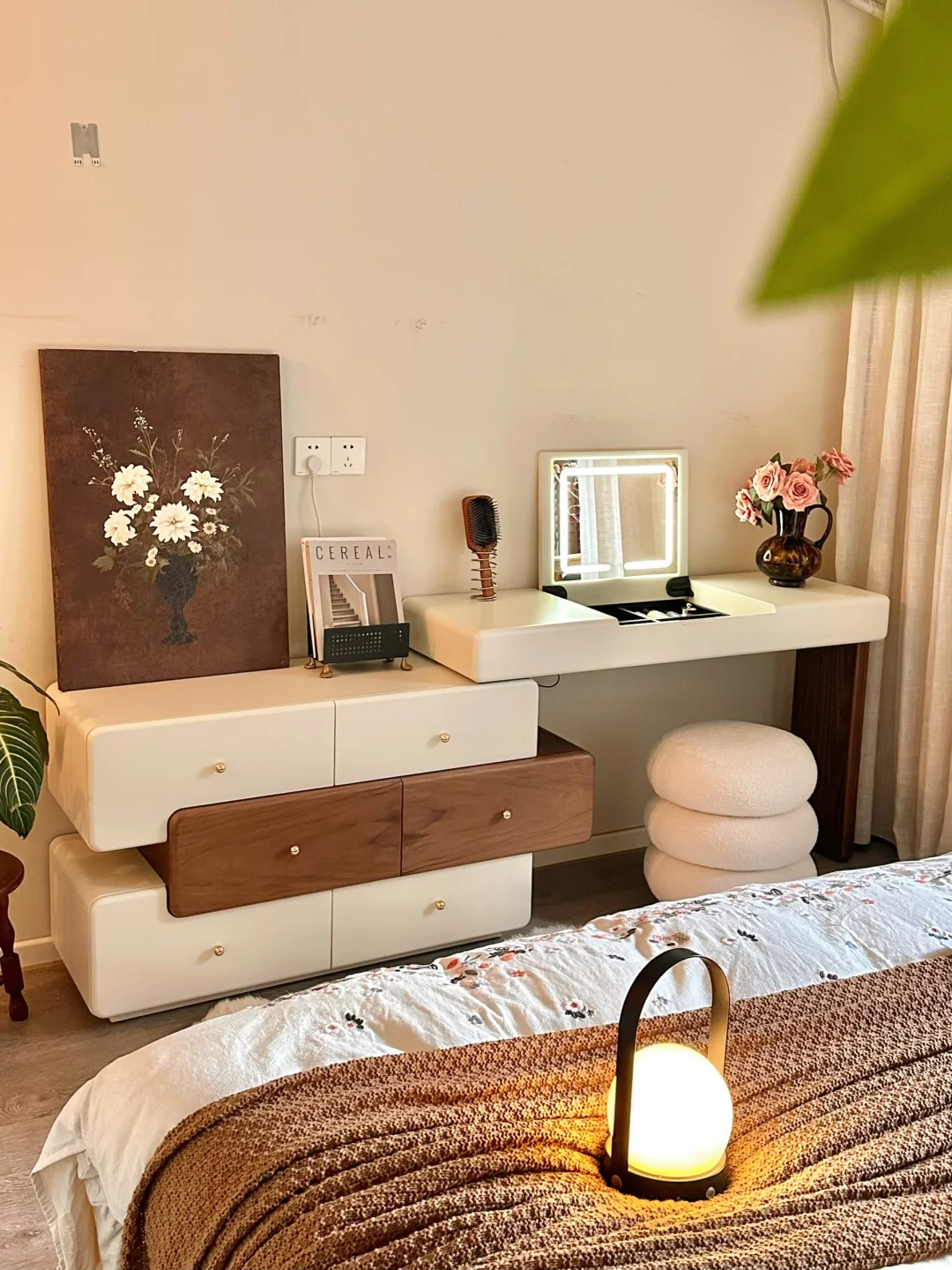 Finally found a vintage style dressing table suitable for small apartments!!! :cry: