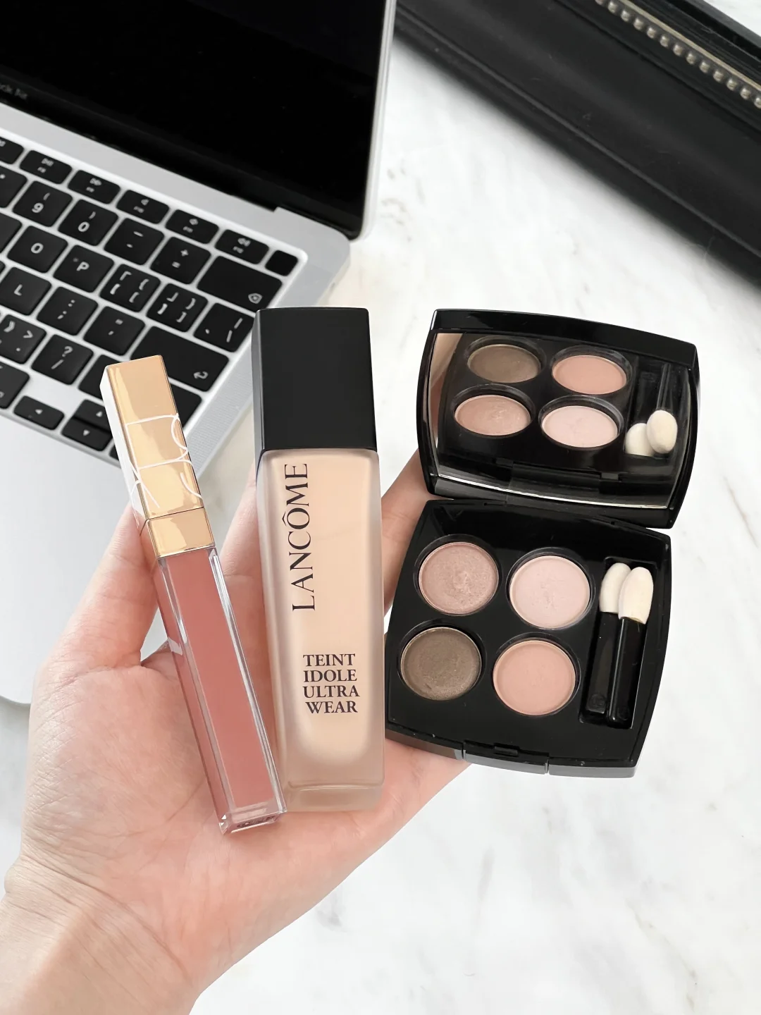 Get ready for makeup in 15 minutes! This set is enough for commuting!