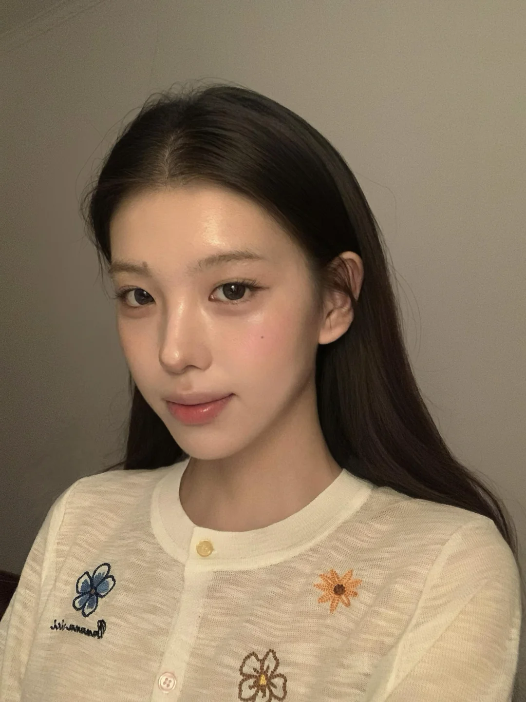The simpler the makeup, the better people look