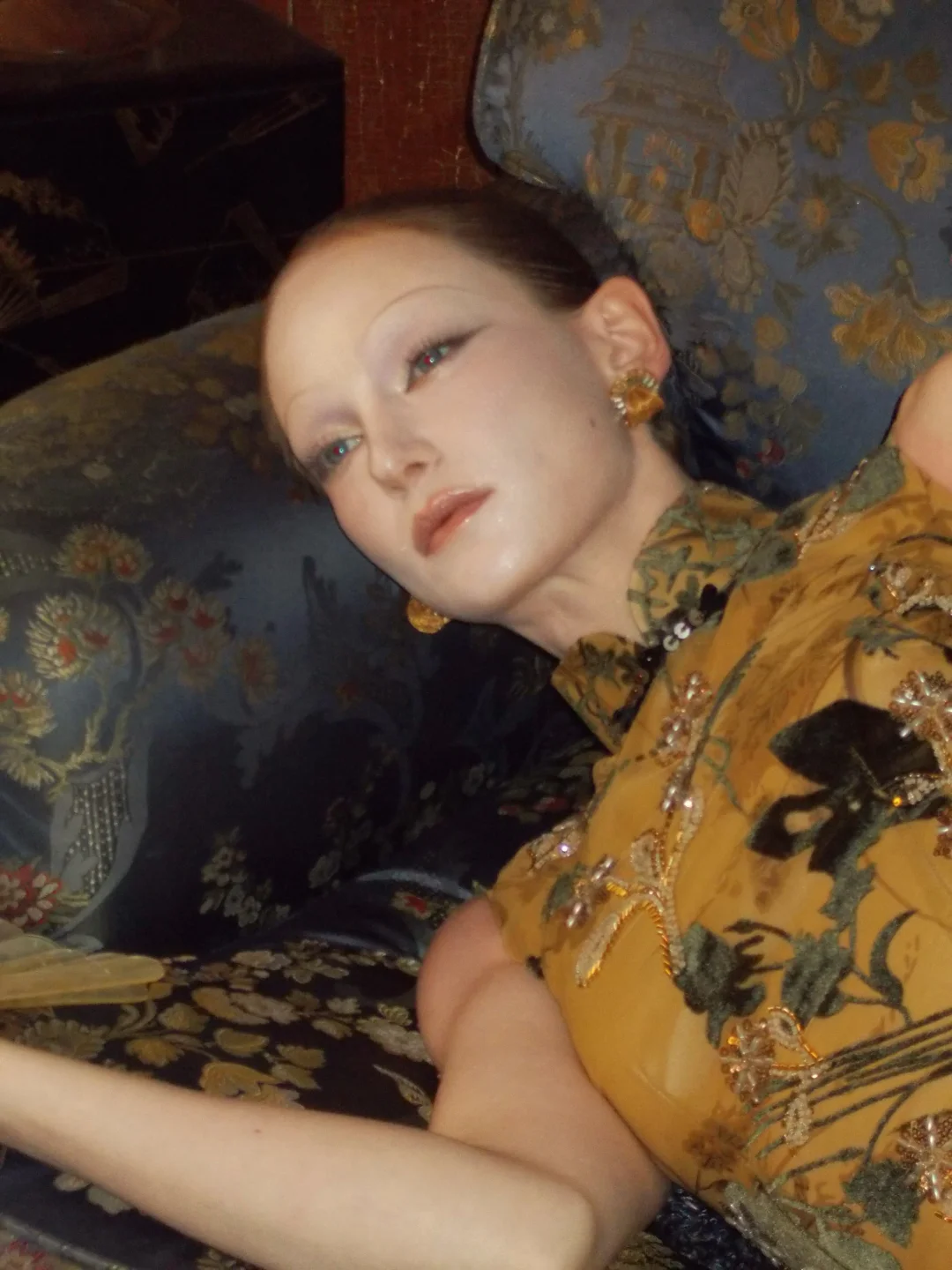 🎻⚜️ Fine eyebrows/bare lips/long eyeliner/classic cool beauty makeup ➕ cheongsam