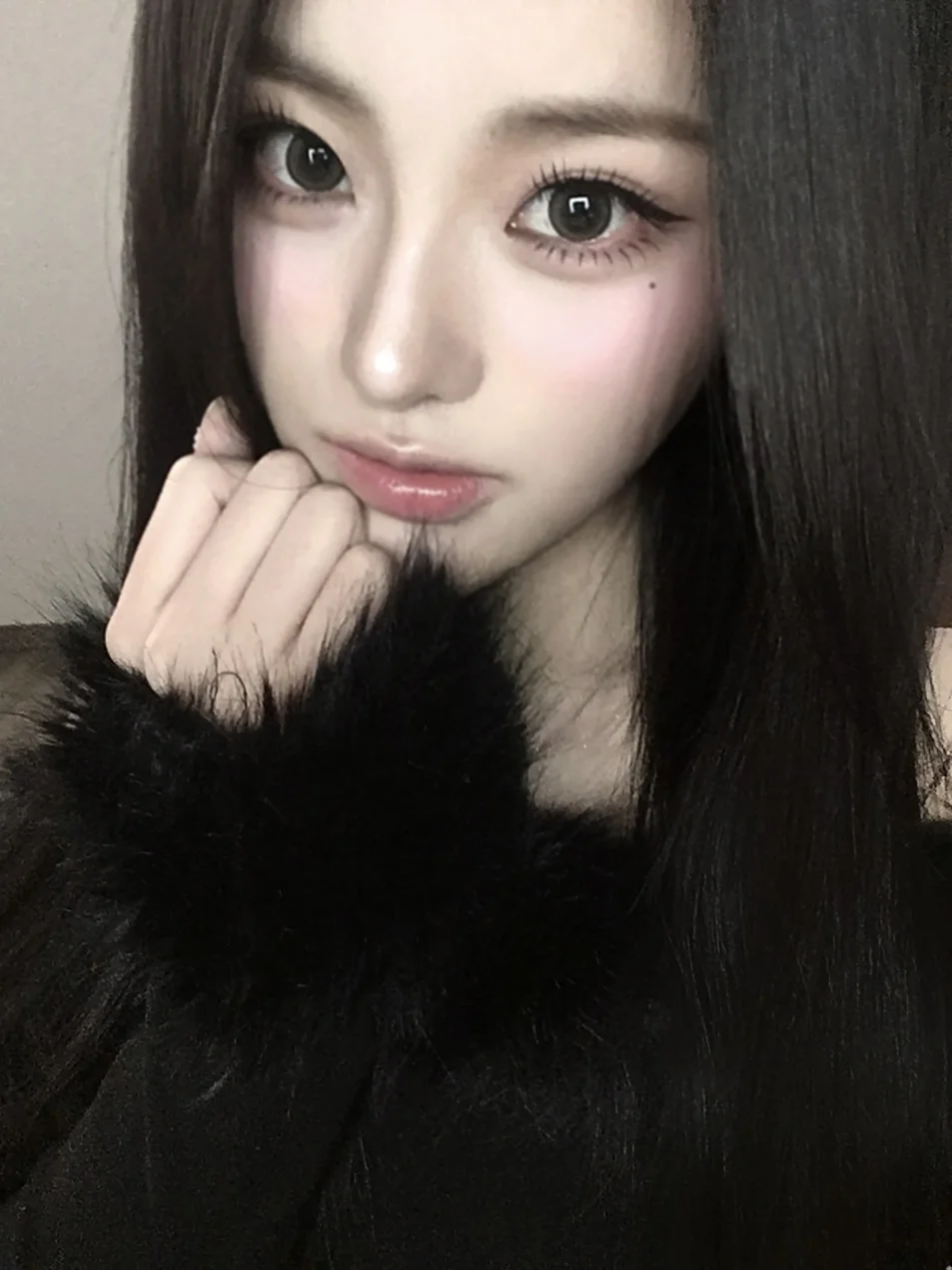 20251211] IG updates a silver fox 🖤
