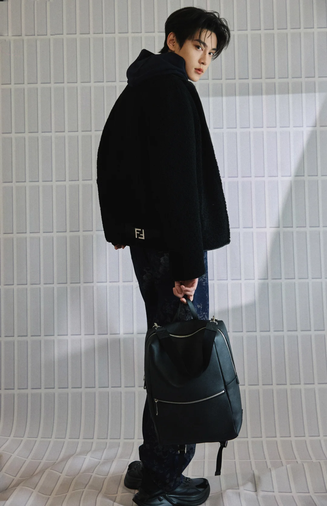 The cool urban style makeup and hair for Tian Xuning today