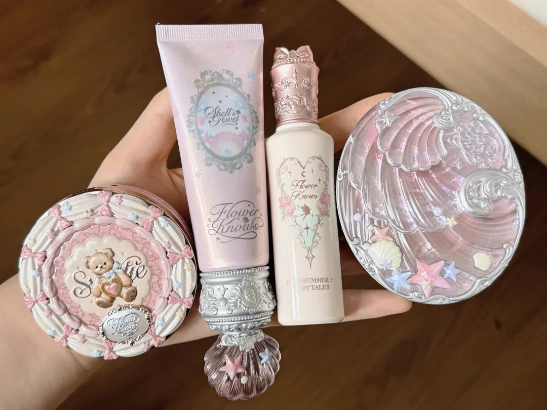 The set with the highest usage rate for light makeup!!