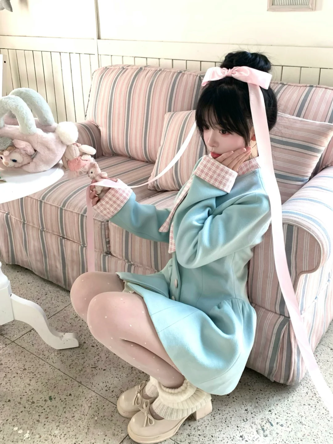 Happiness is dressing oneself up as a foreign doll: teddy-bear: 🍥