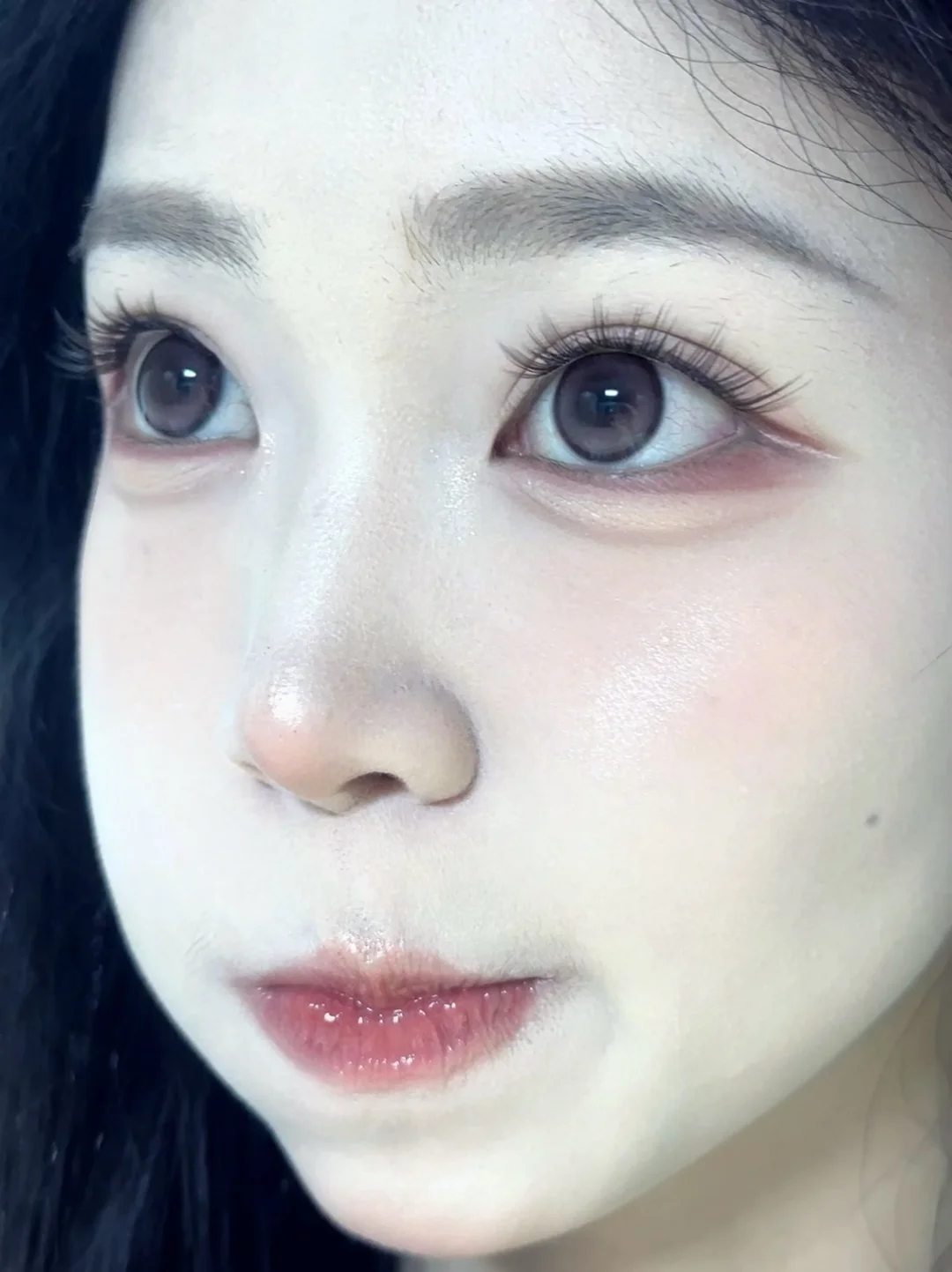 Only with a light complexion can one understand the value of this makeup!!