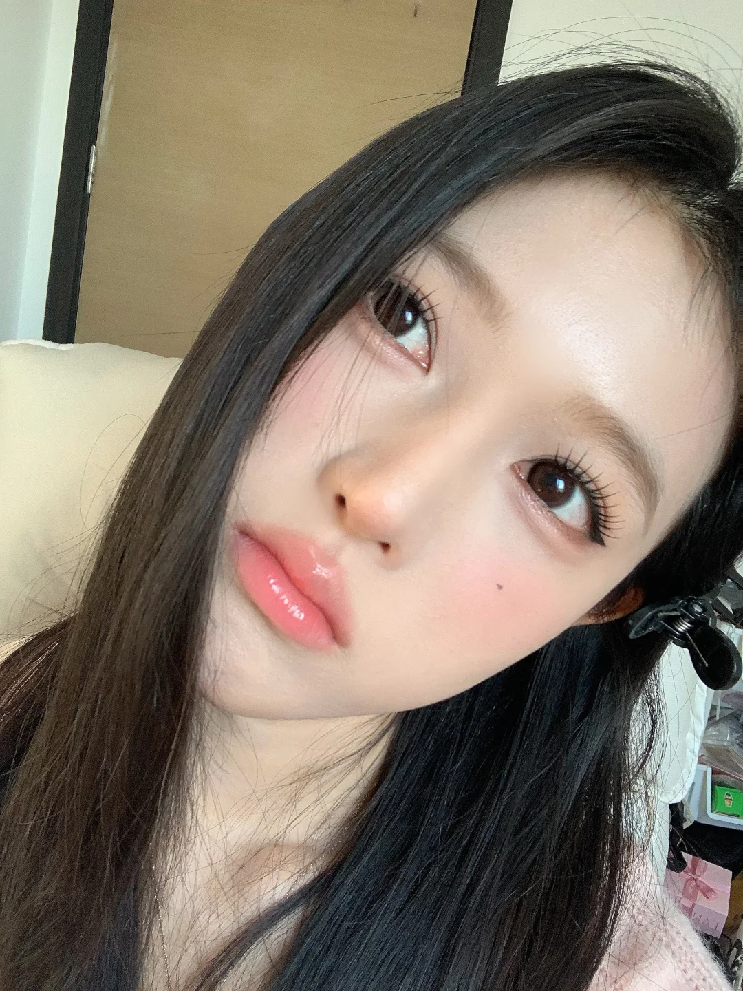 A very photogenic Korean makeup 🐈 ‍