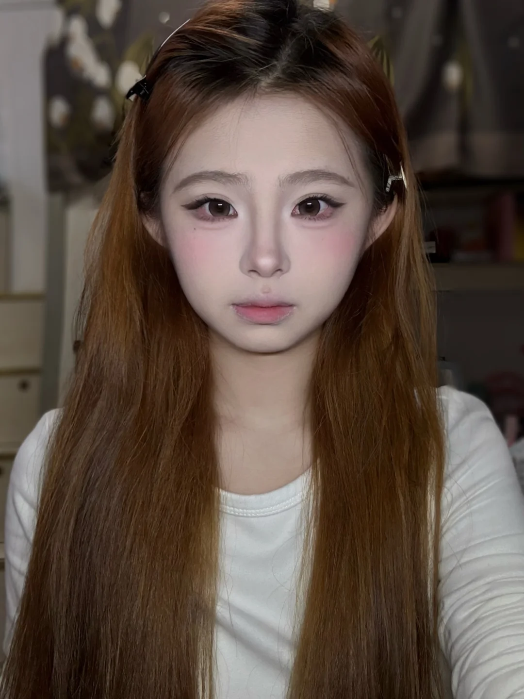 How to apply effective makeup (false eyelash version)