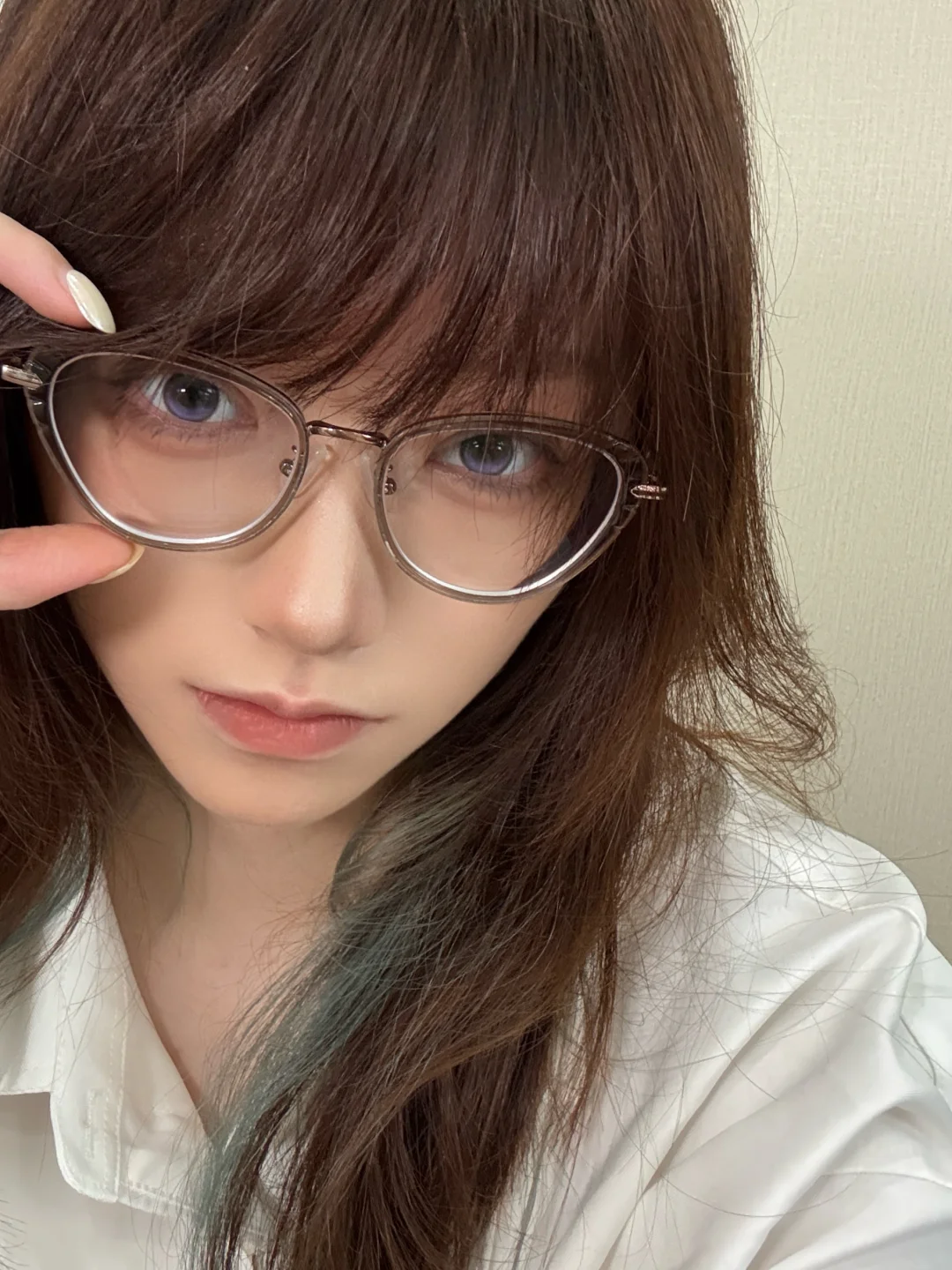 Wearing glasses or not wearing them