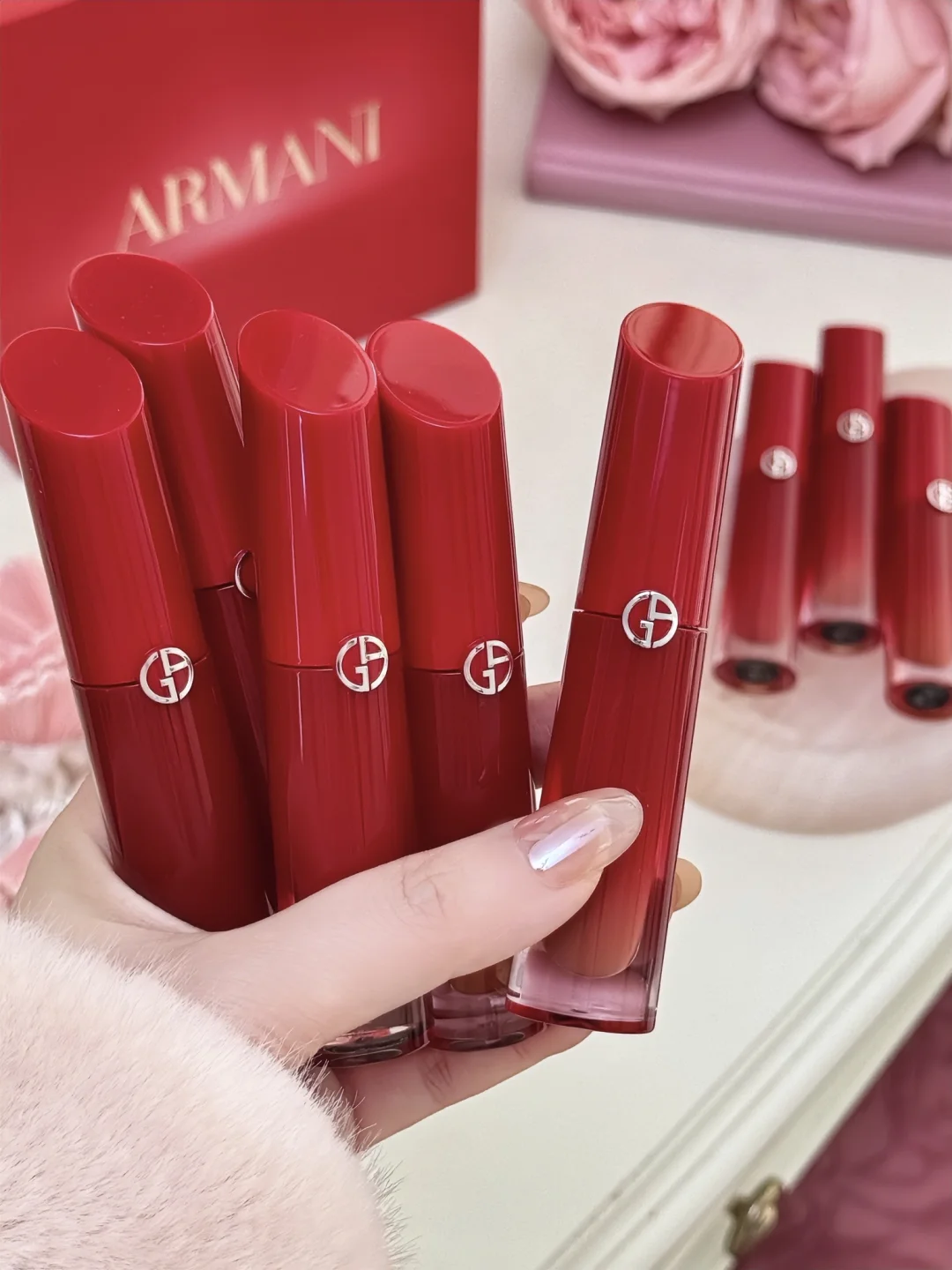 Armani releases its first wave of spring colors in 2026! Weld peach blossoms onto your mouth