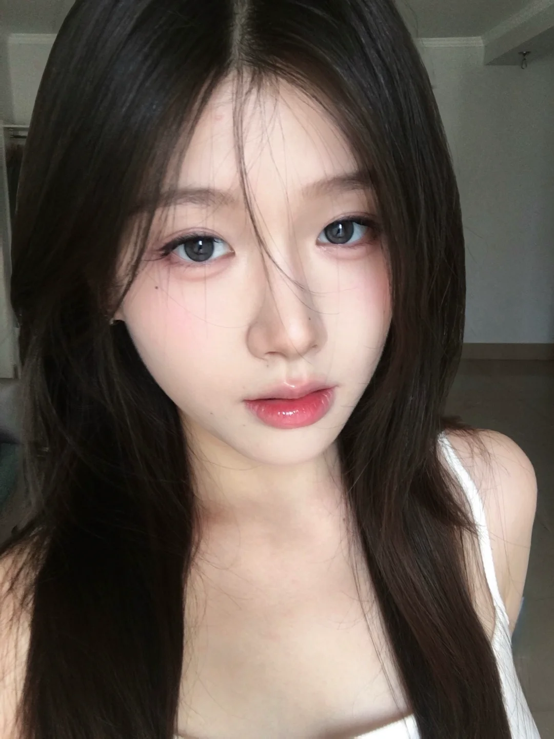 The lighter the makeup, the more beautiful the person is