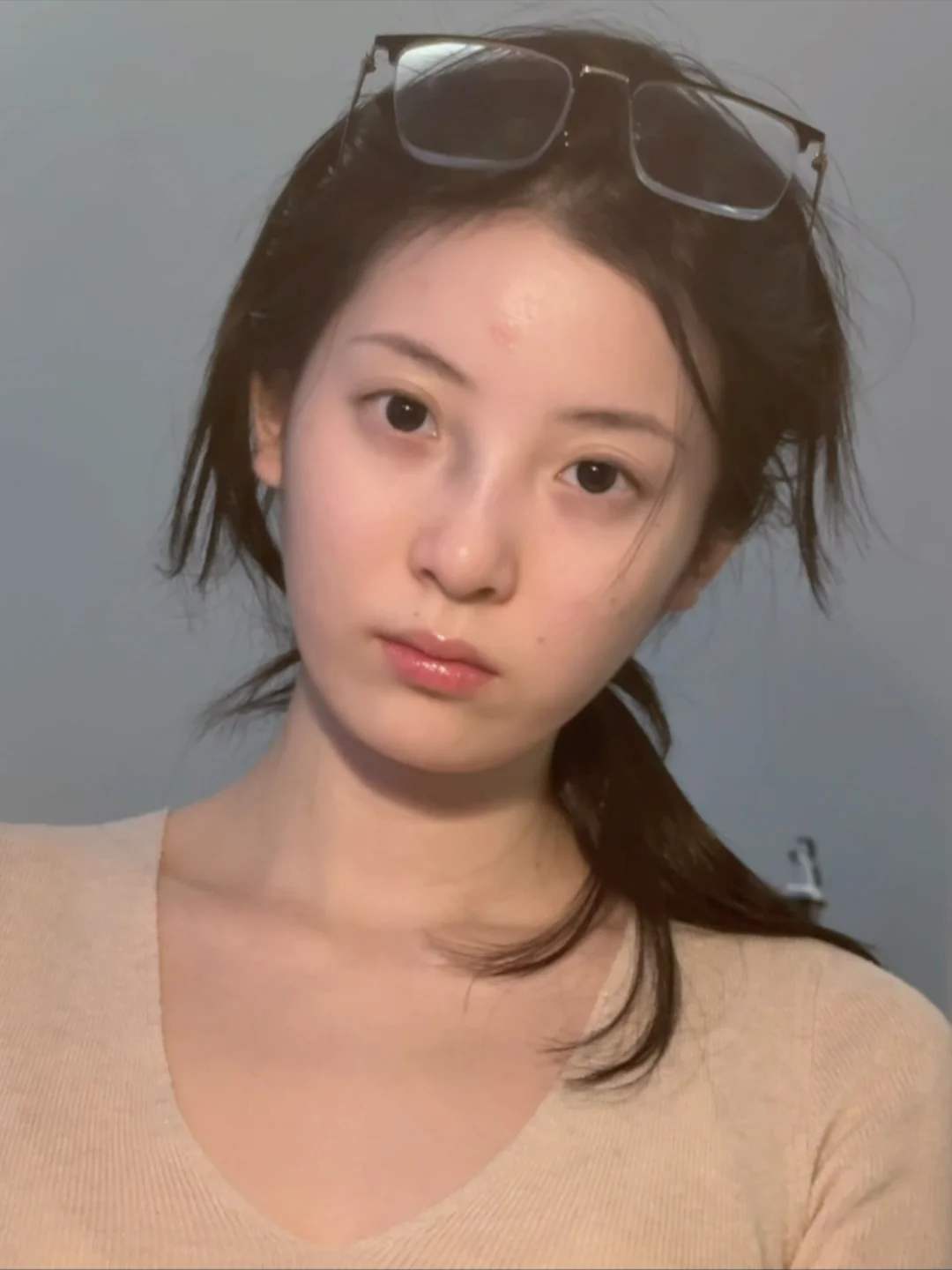 Right swipe and help me apply makeup