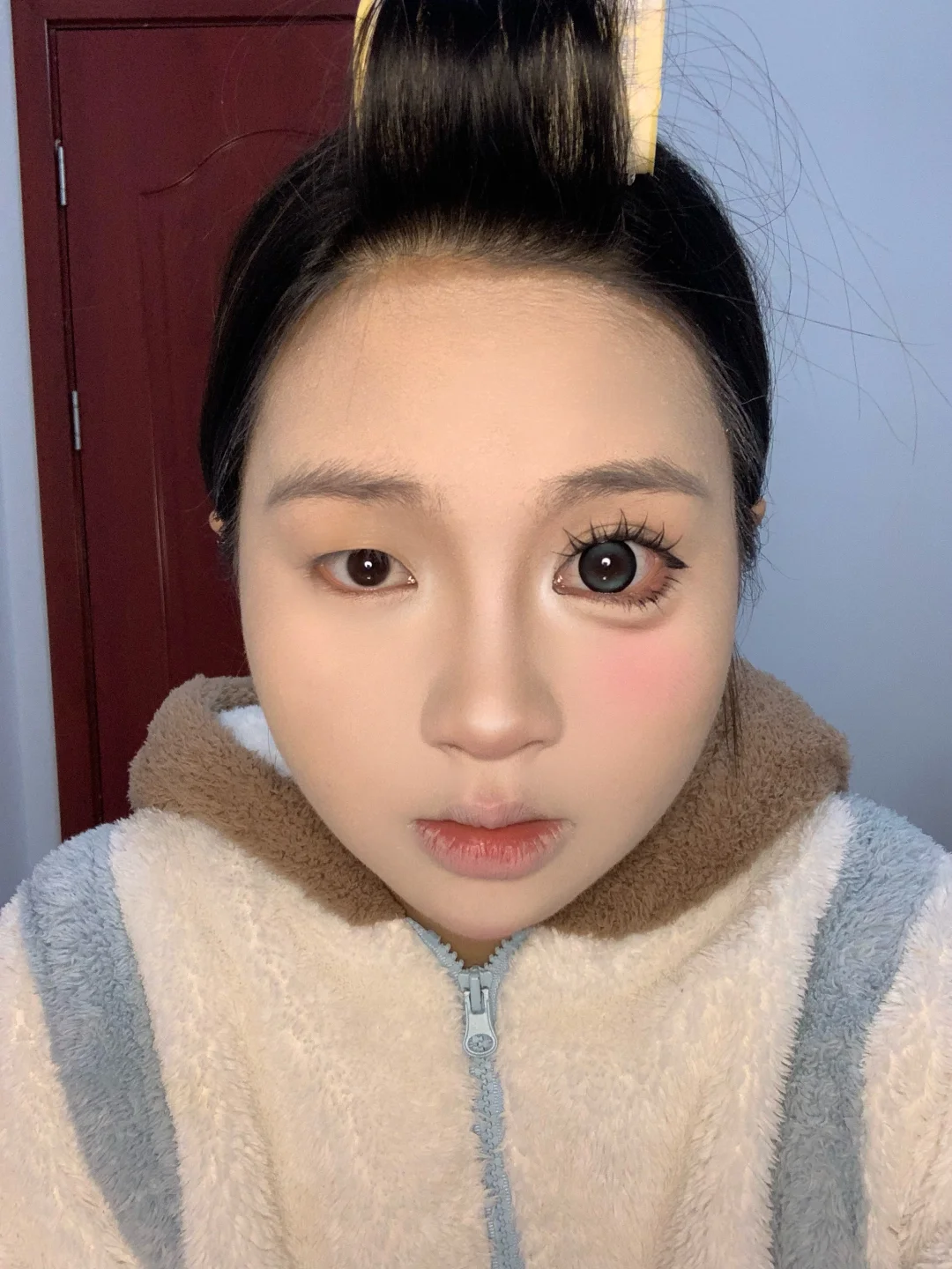 Who wants to learn this doll's triple eye makeup!? Live Live