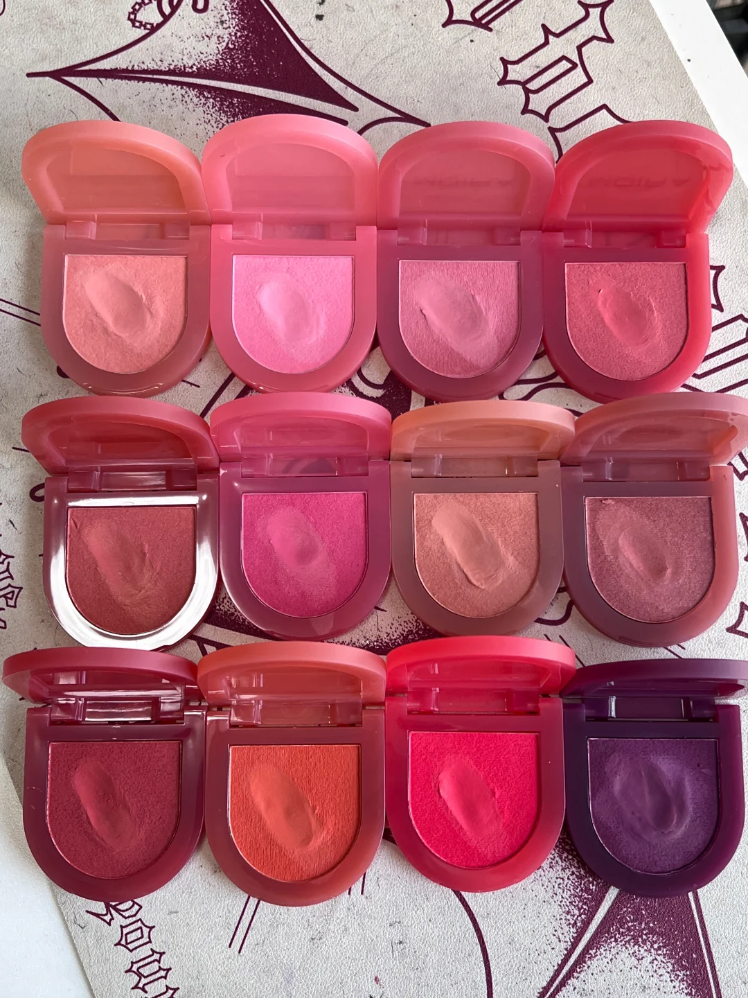 The god of pink, brown, gray, and purple! 🩶 💜 I touched 12 yuan in one breath