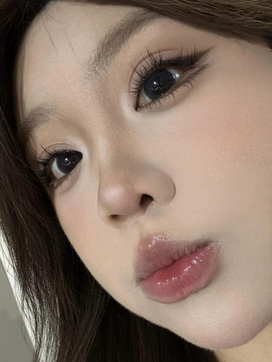 Can my wife praise me for putting on makeup for two hours