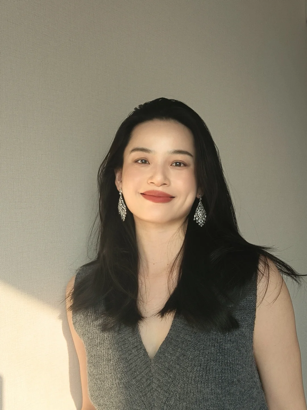 The bright and generous face of Fangyuan