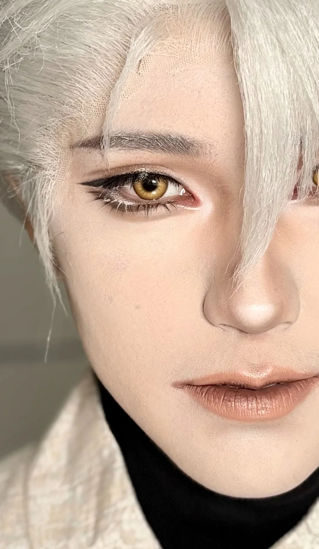 I don't really dare to post makeup pictures of Qi Sili
