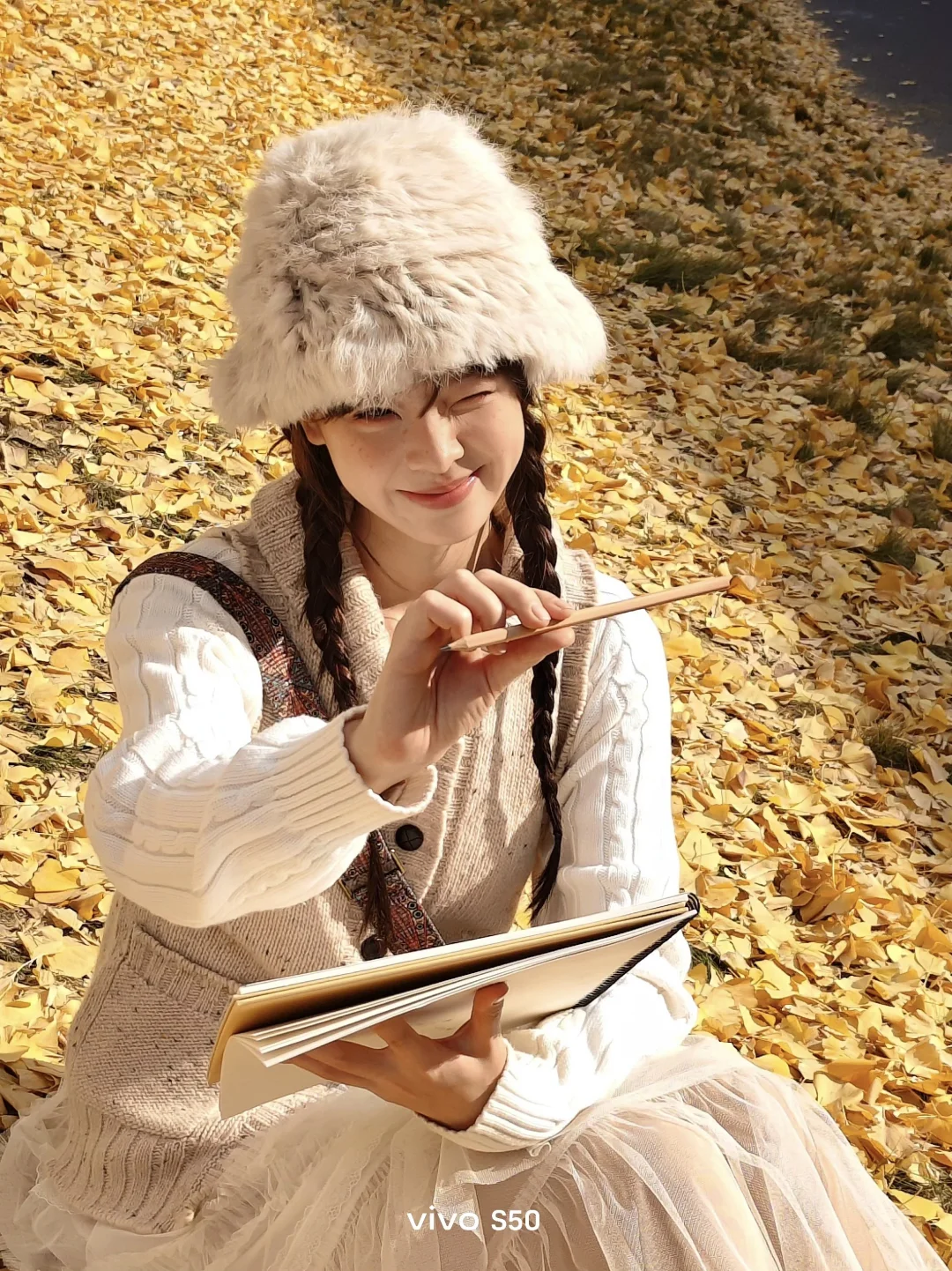 I am surrounded by ginkgo trees! 𝒍𝒊𝒗𝒆 :fallen_leaves: