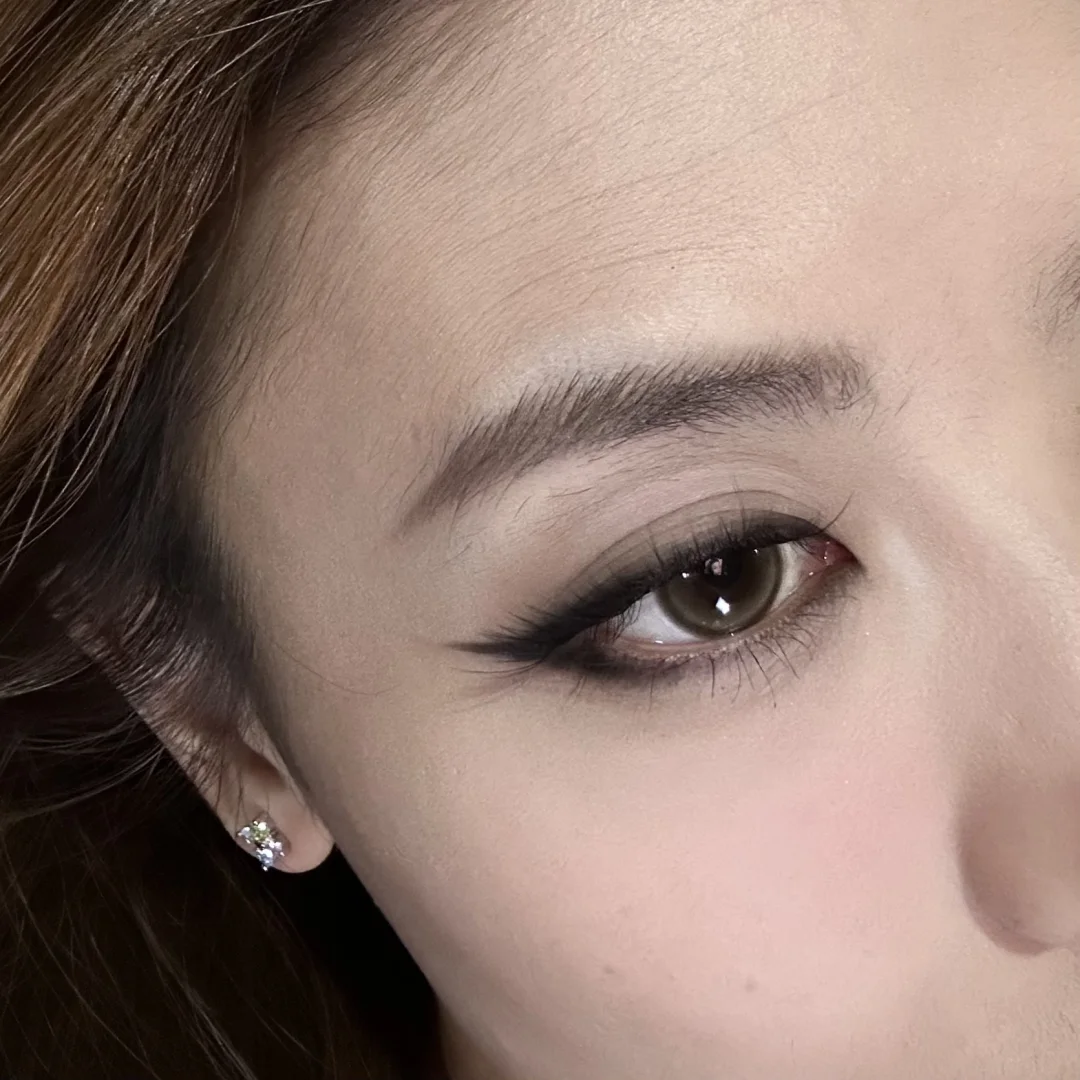 Pale appearance and rich texture