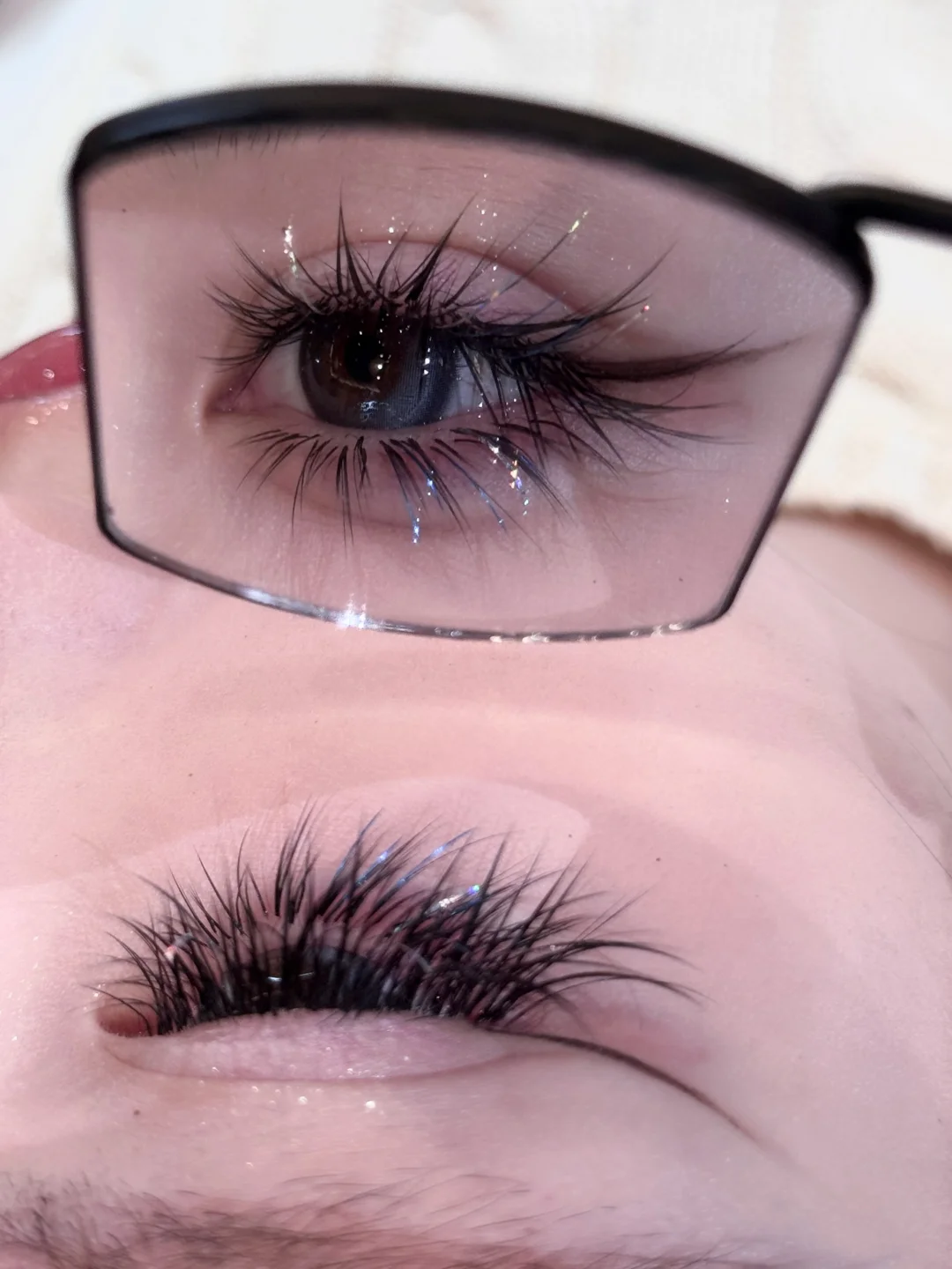 I love sparkling eyelashes too much!