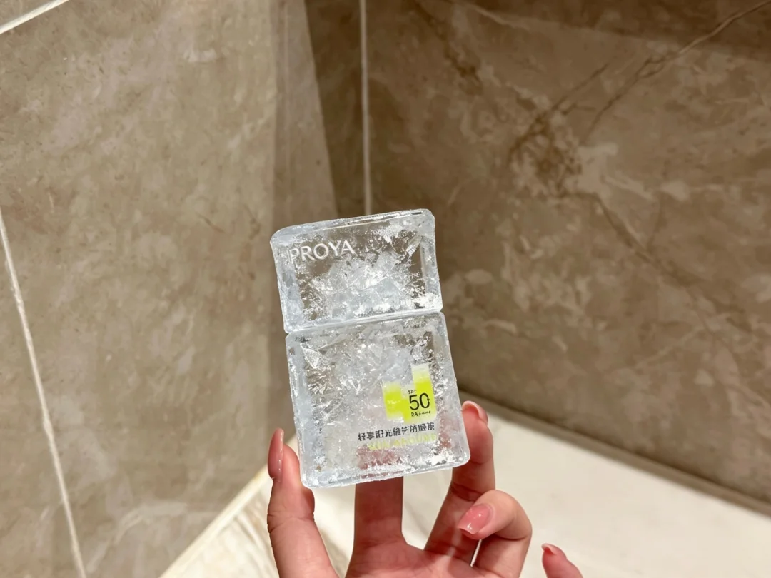 这防晒是360度防弹衣来的吧。。