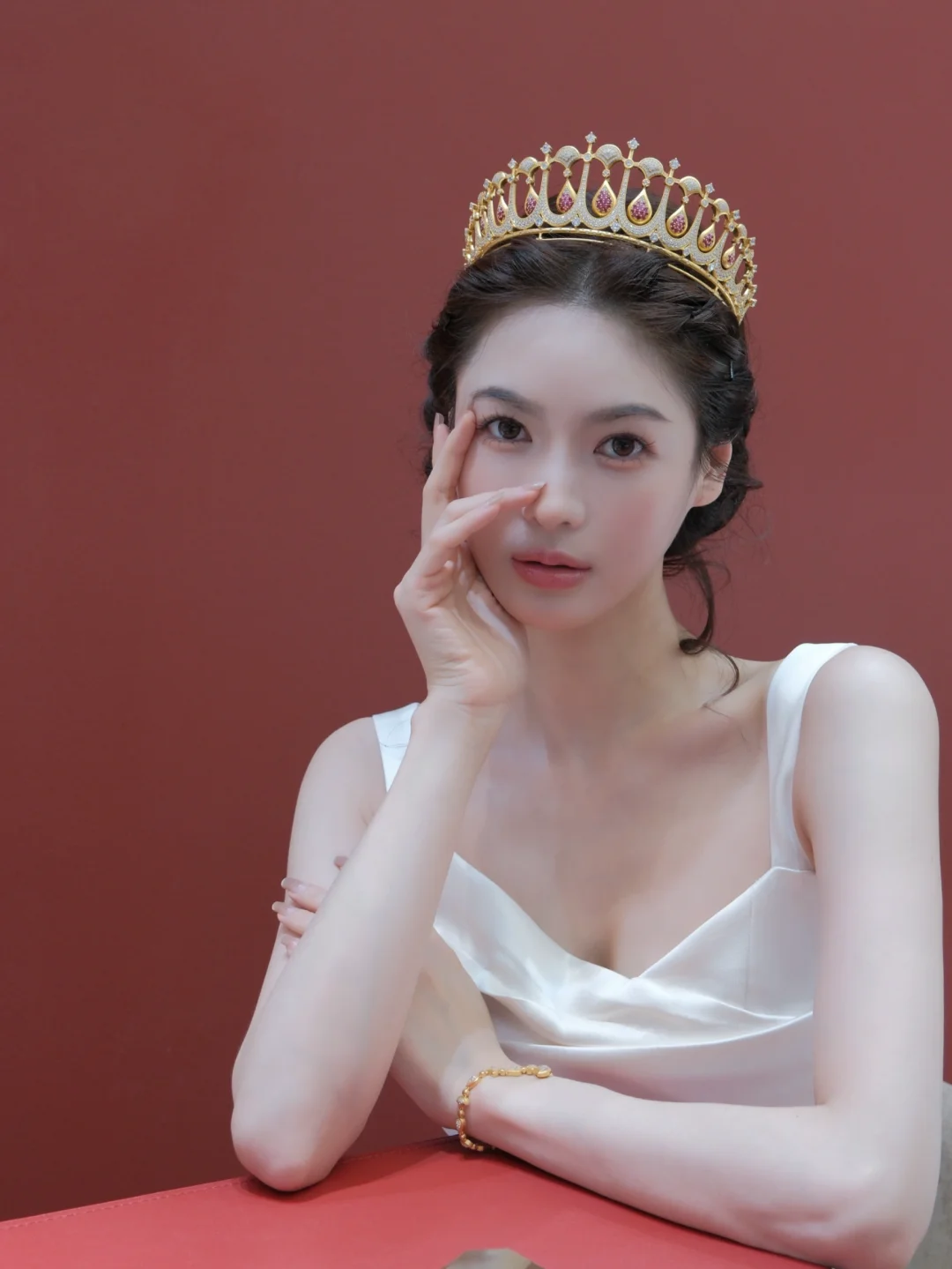 35 year old sober: Love and bread are both high-quality assets: crown:
