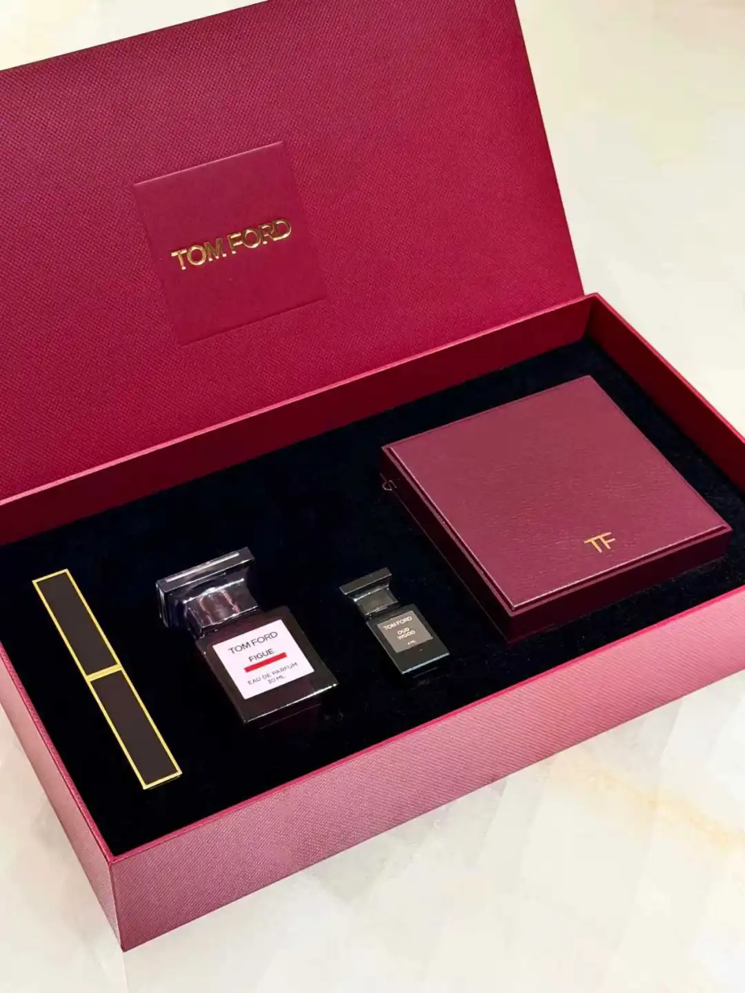 When I received this TF gift box, my heart skipped a beat 💝